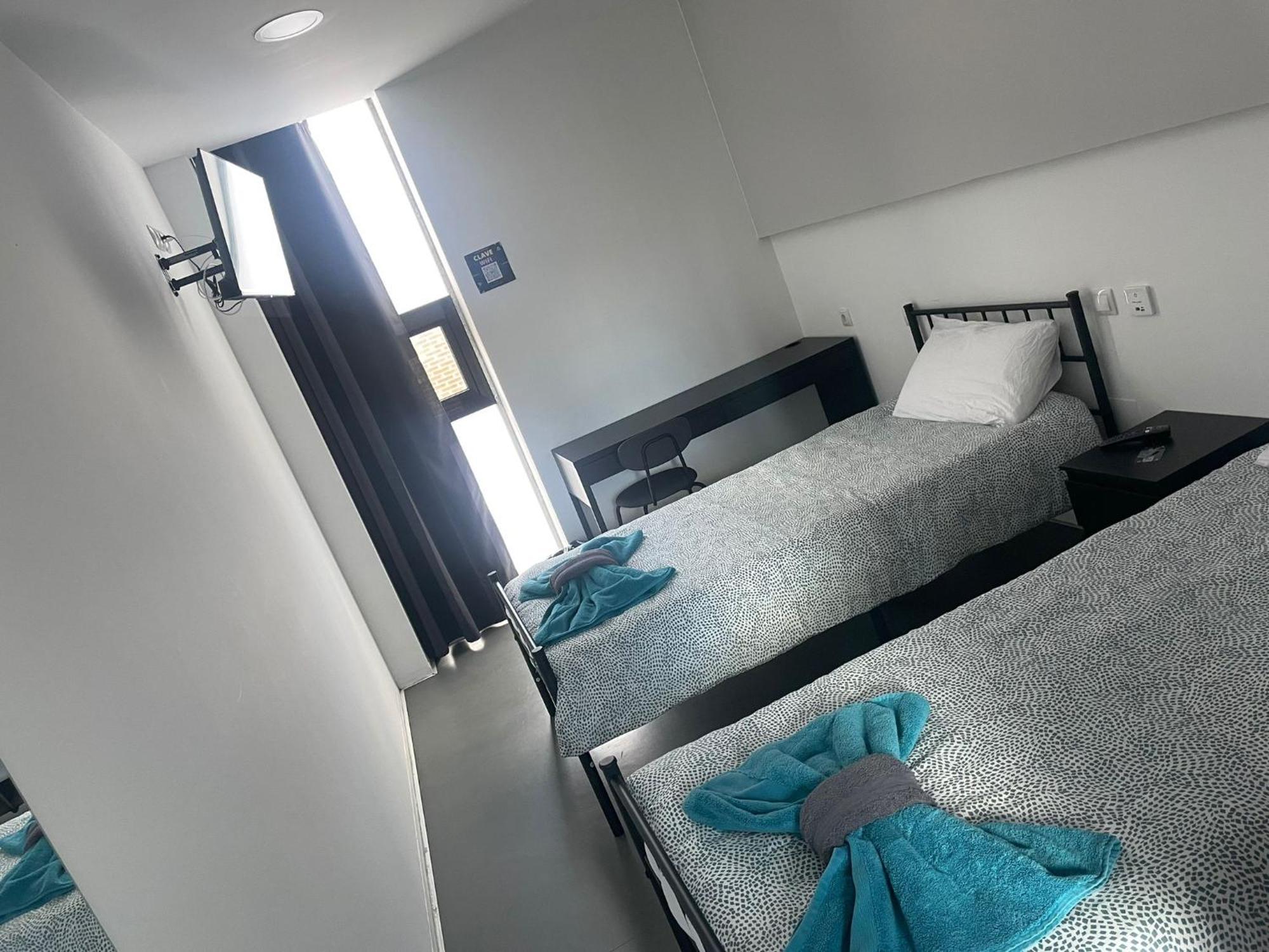 Hostal Nana B&B Арройо-де-ла-Энкомьенда Экстерьер фото